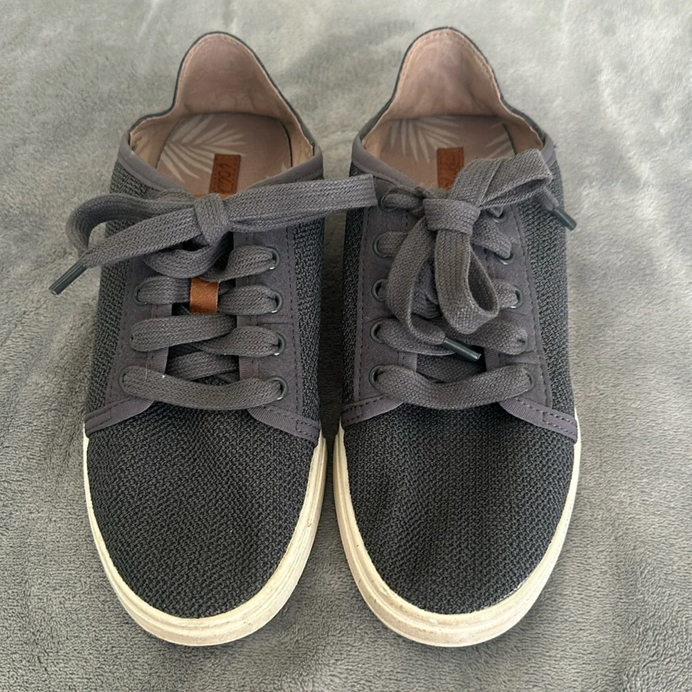 Olukai Women’s Pehuea Lī lightweight sneakers size 7
